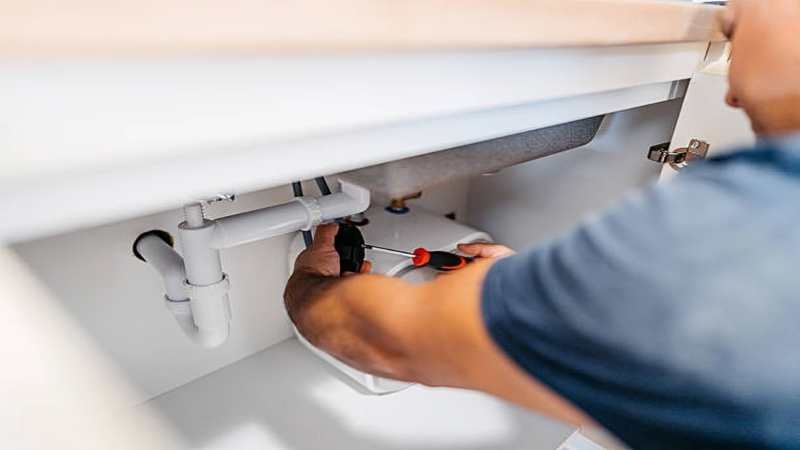 Professional plumber providing plumbing services in San Angelo TX
